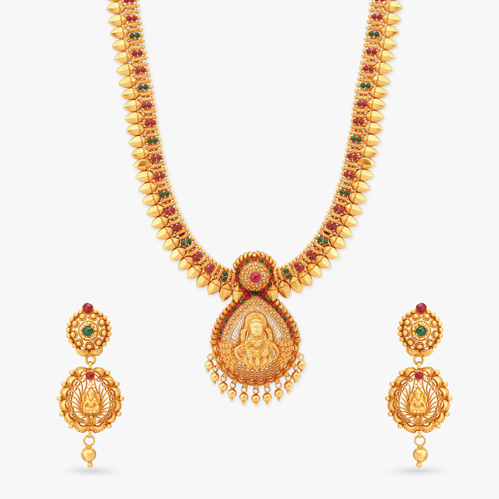 

Ornate Necklace Set