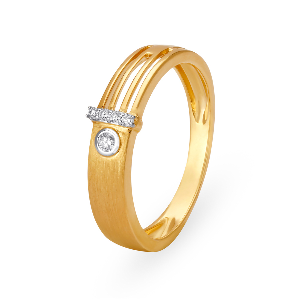 Aesthetic 18 Karat Gold And Diamond Finger Ring