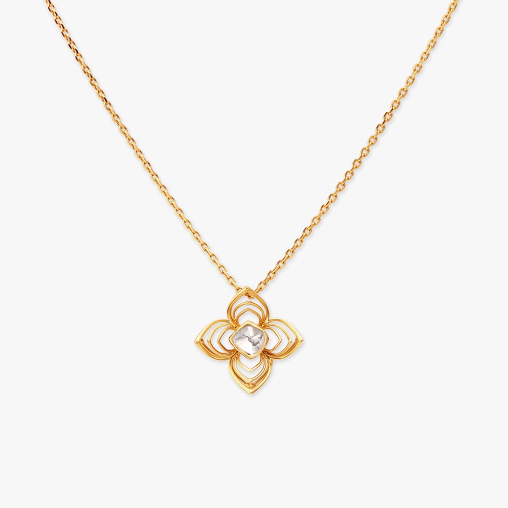 

Classy Floral Pendant with Chain