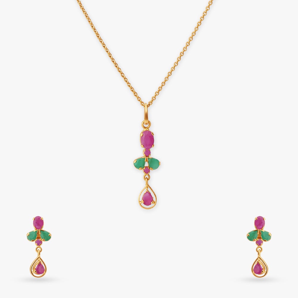 

Vibrant Pendant With Chain And Earrings Set