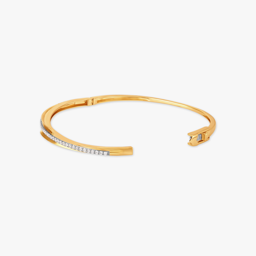 

Sophisticated Minimal Diamond Bangle