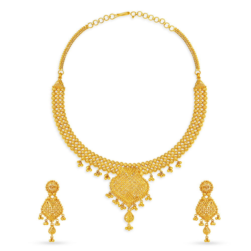 

Enchanting 22 Karat Yellow Gold Beaded Plate Necklace And Earrings Set