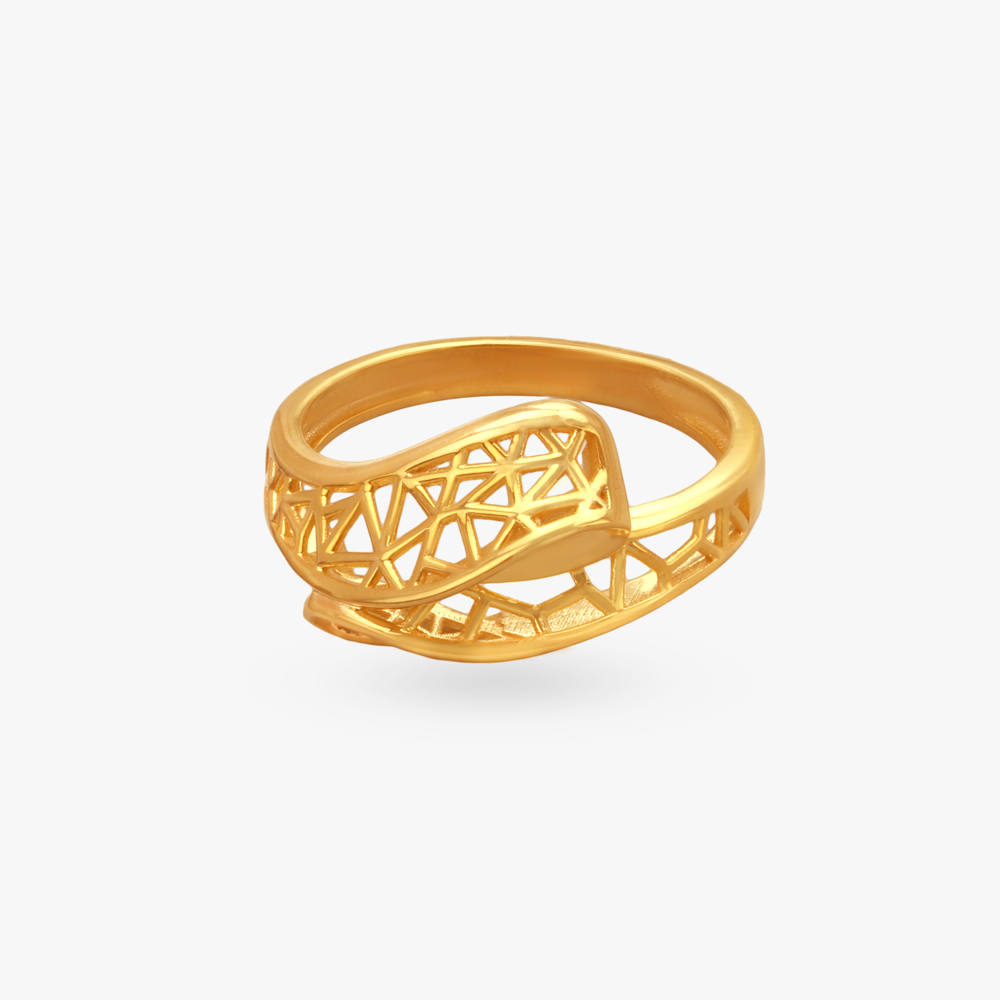 

Modern Lattice Gold Finger Ring