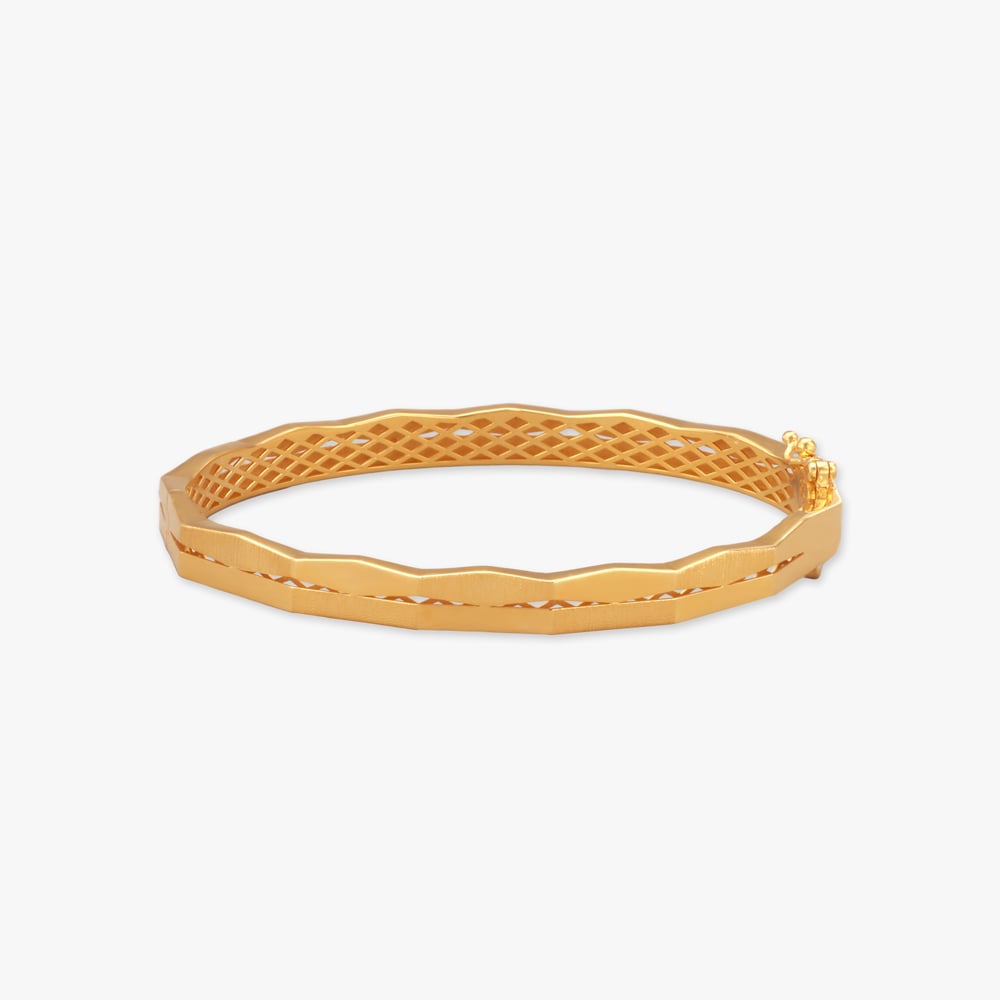 

Wave Lattice Gold Bangle