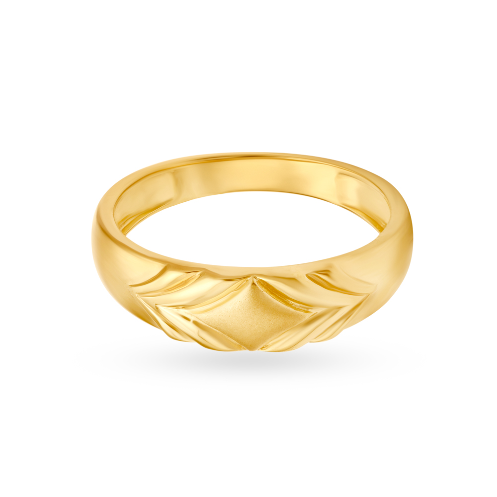 

Dapper 22 Karat Yellow Gold Concentric Patterned Finger Ring