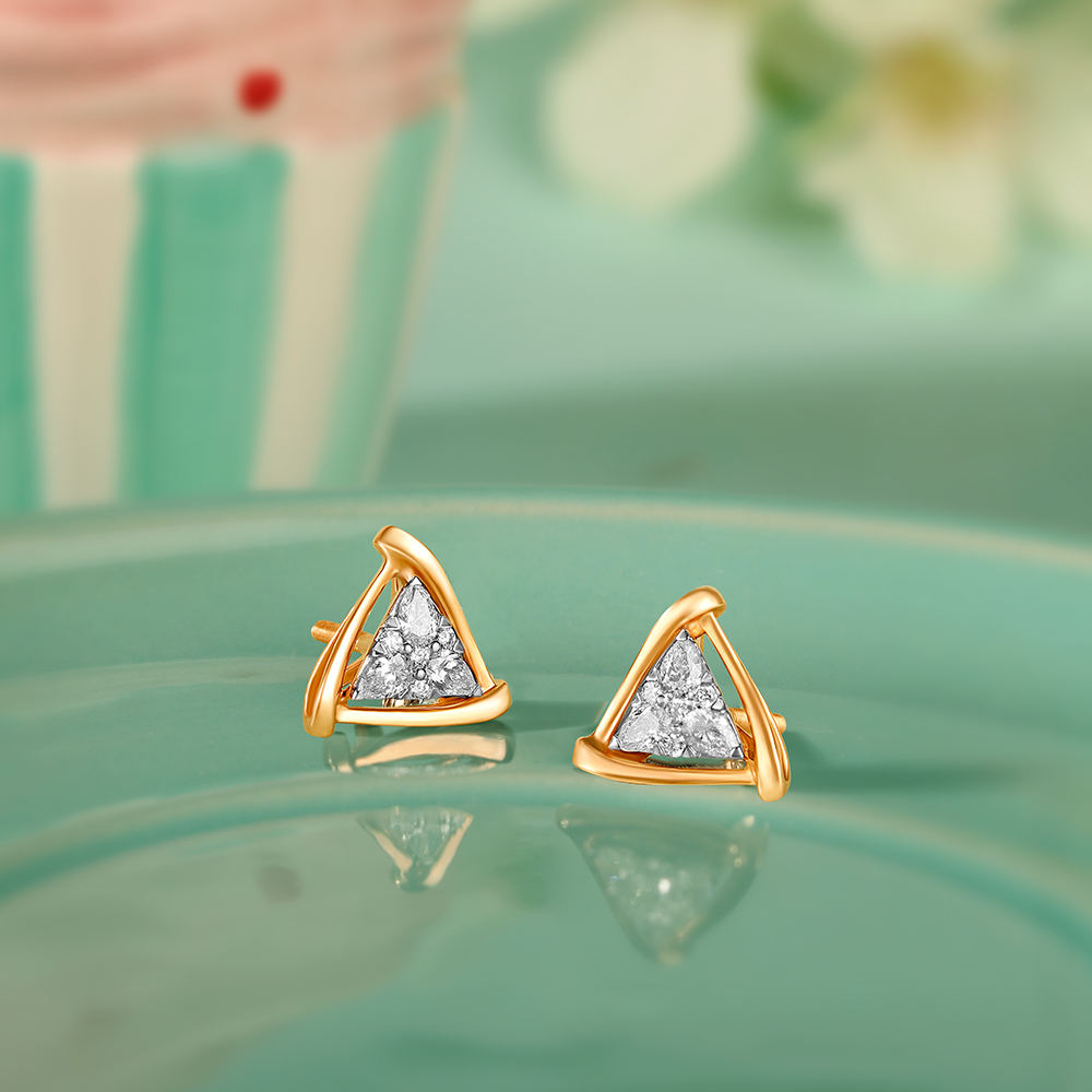 Buy Gold & Diamond Earrings for Men & Women Online | Tanishq