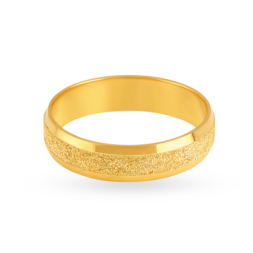 

Shimmering Yellow Gold Ribbon Finger Ring