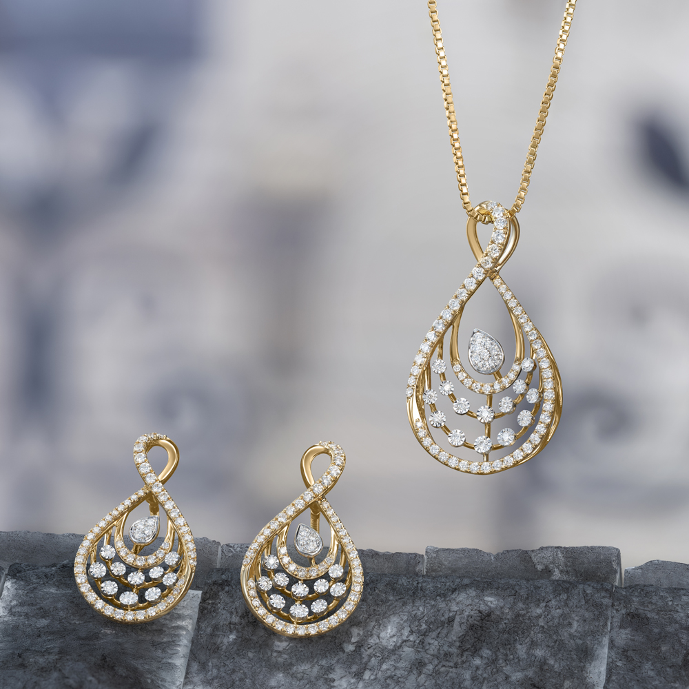 

Timeless Tranquillity Diamond Pendant and Earrings Set