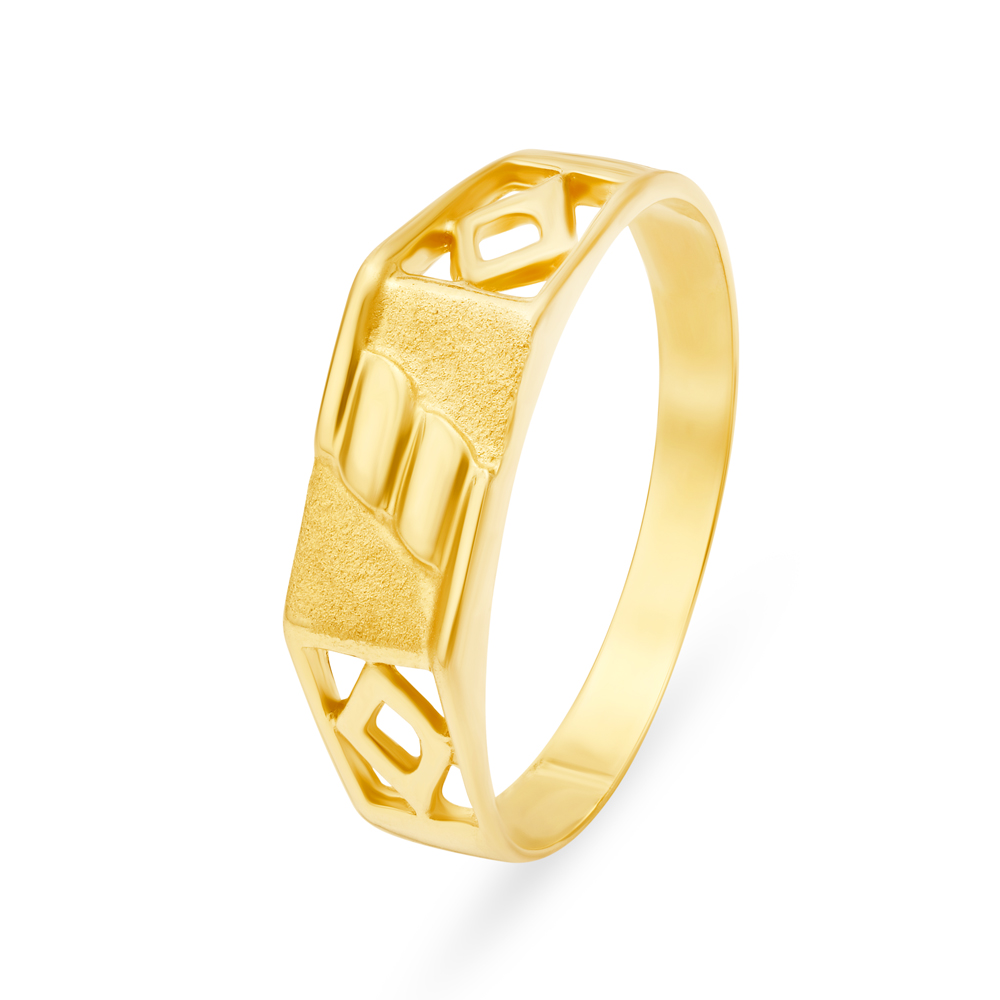 

Bold Geometric Gold Ring