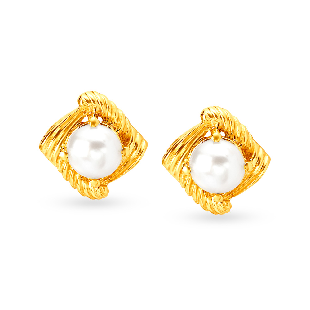 TANISHQ 18KT Gold and Diamond Stud Earrings in Guwahati at best price by  Tanishq - Justdial