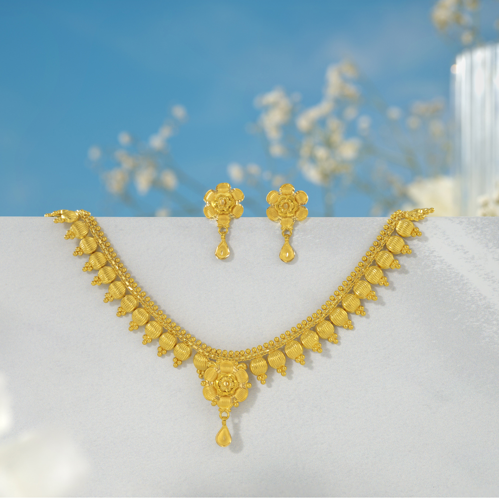 

Reminiscent Of Royalty Necklace Set