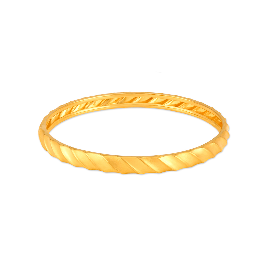 

Captivating Ridged Bangle