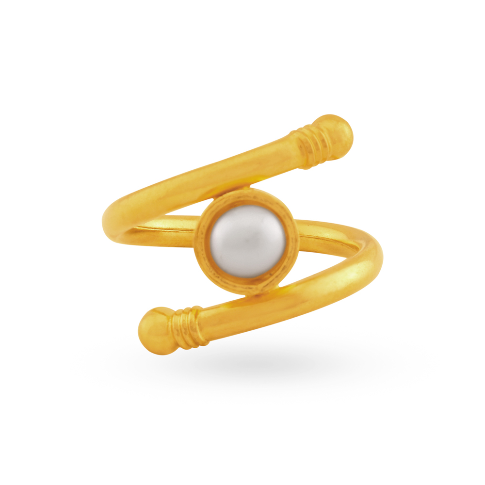 

Sleek and Stunning Gold Finger Ring