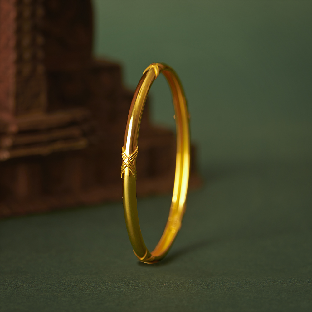 

Intricate Polished Gold Bangle