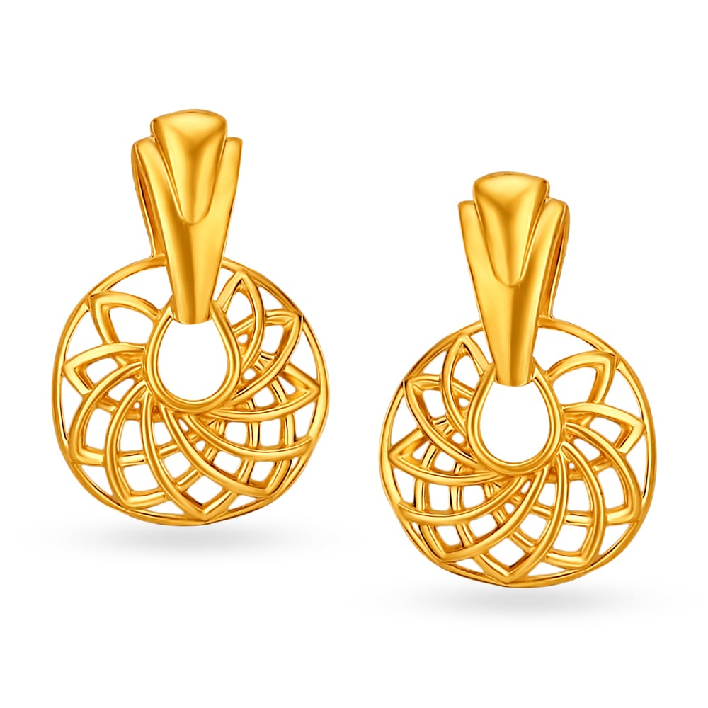 

Glamorous Yellow Gold Ring Nexus Pendant and Earrings Set