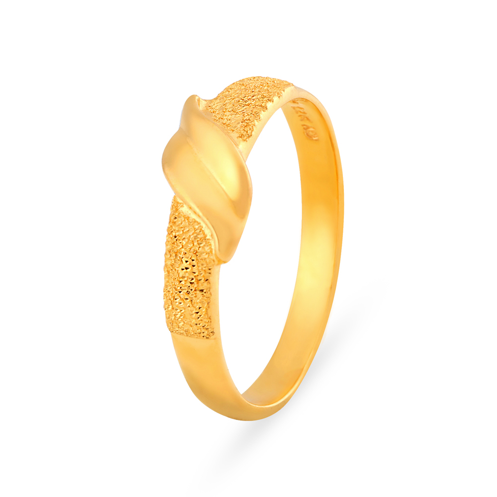 

Shimmering Nature Inspired Gold Ring