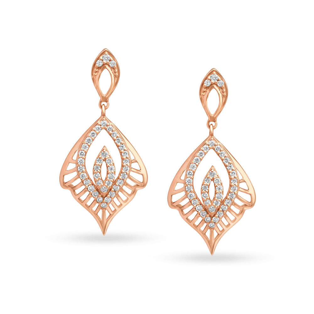 Tanishq 18KT Yellow Gold Diamond Heart Studs Earring at Rs 12930/pair in  Jaipur