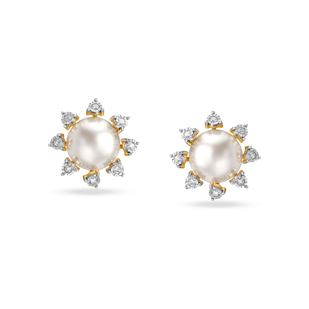 

Impressive Button Shaped Diamond Stud Earrings with Rock Crystal