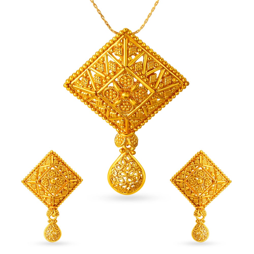 

Opulent Gold Rhombus Pendant Set